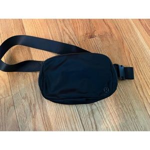 Lululemon belt bag